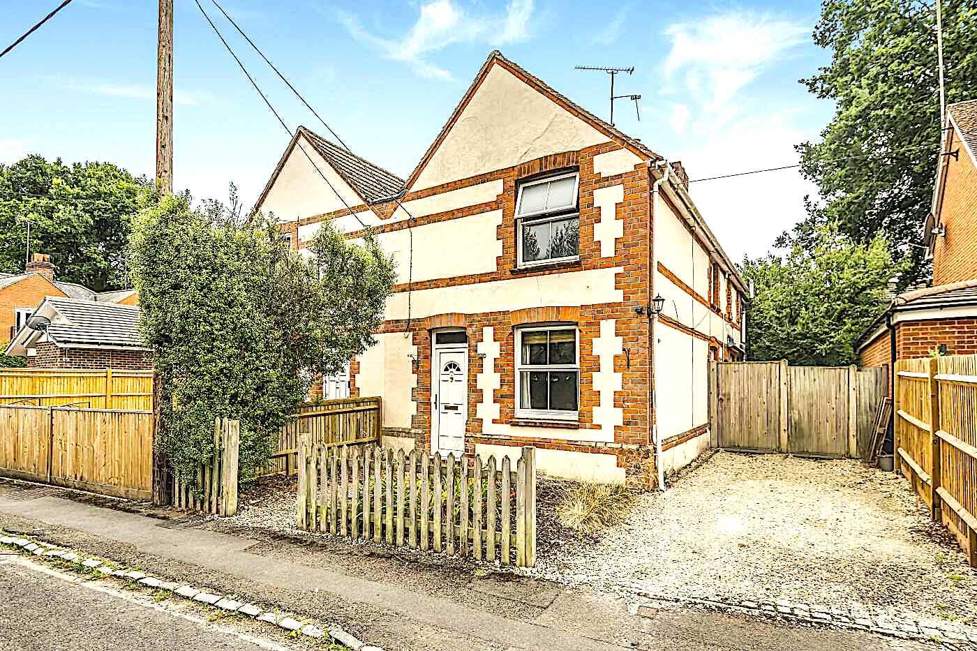 3 bed property in Shiplake Bottom, Henley-On-Thames